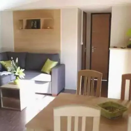 4 Etoiles - Piscine - Eebibe